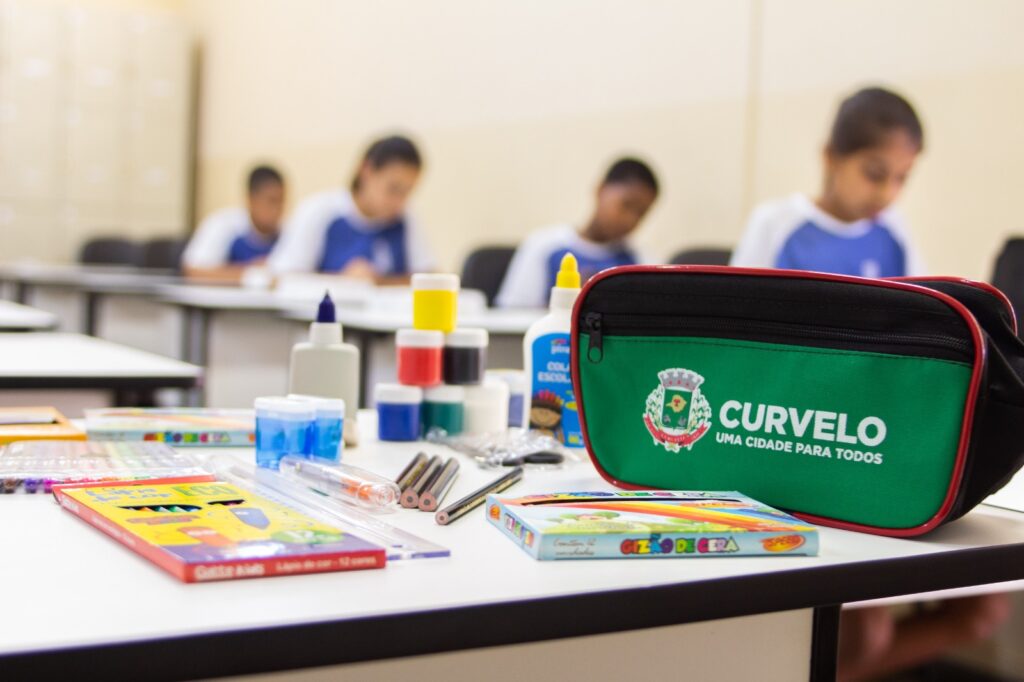 Kits escolares da prefeitura de Curvelo
